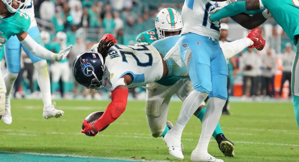 NFL: Tennessee Titans beat Miami Dolphins 28-27 thanks to stunning late comeback
